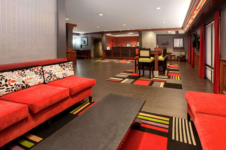 Public Area 2, Days Inn & Suites by Wyndham Tyler, Smith