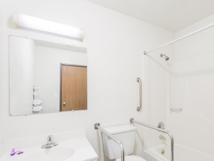 Bathroom 4, Knights Inn - Payson, AZ, Gila
