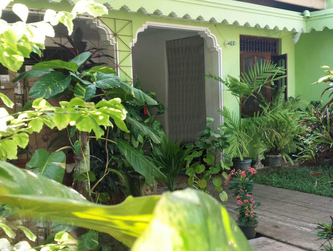 Exterior view 4, Benni Beach Resort, Manmunai North