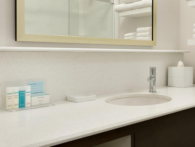 Bathroom 4, Hampton Inn North Olmsted Cleveland Airport, Cuyahoga