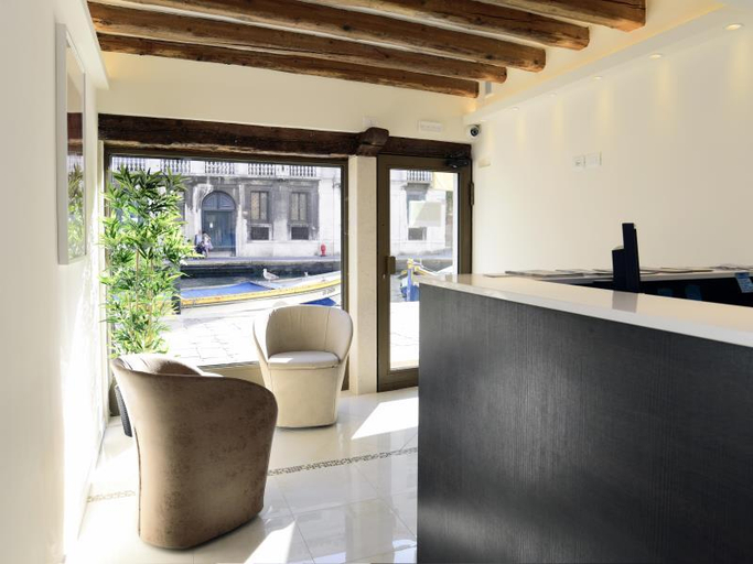 Others 5, Leone Hotel, Venezia