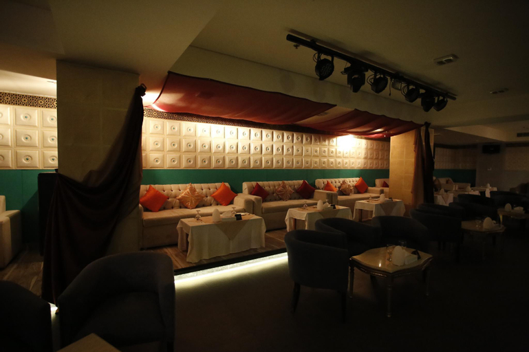 Food & Drinks 4, Crystal Palace Hotel, Manama