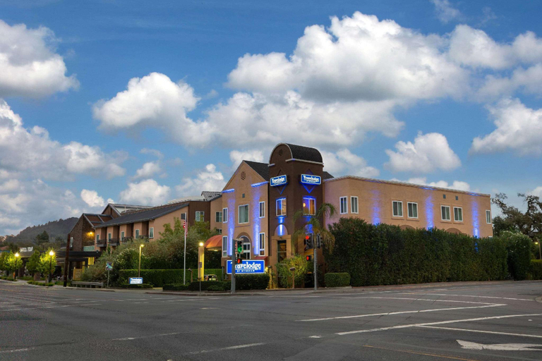 Exterior & Views 5, Hotel Vinea, a Travelodge by Wyndham, Sonoma