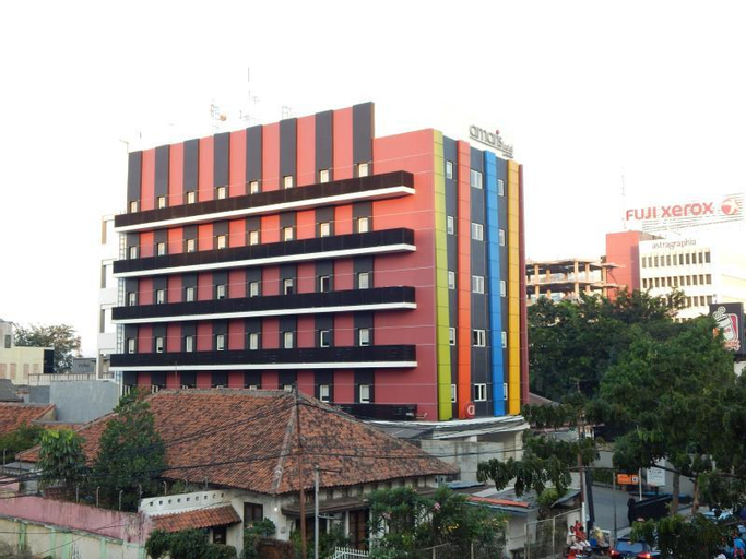 Exterior & Views 15