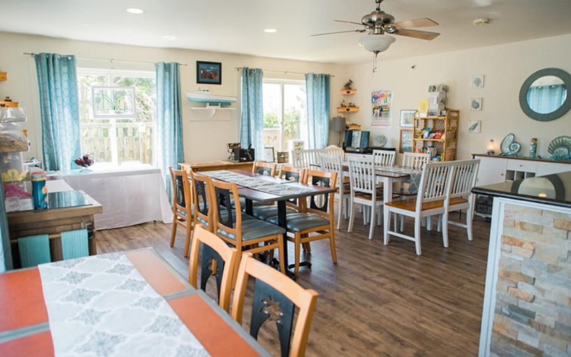 Food & Drinks 5, Waterside Inn Chincoteague Island, Accomack