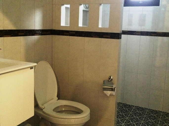 Bathroom 3, Dachatorn Village Bungalow, Takua Pa