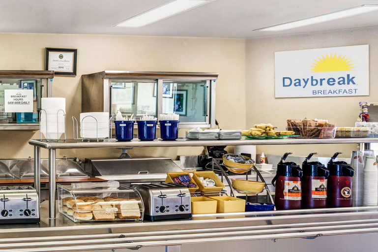 Food & Drinks 4, Days Inn & Suites by Wyndham Fullerton, Orange