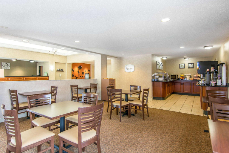 Food & Drinks 5, Spark by Hilton Fredericksburg Southpoint, Spotsylvania