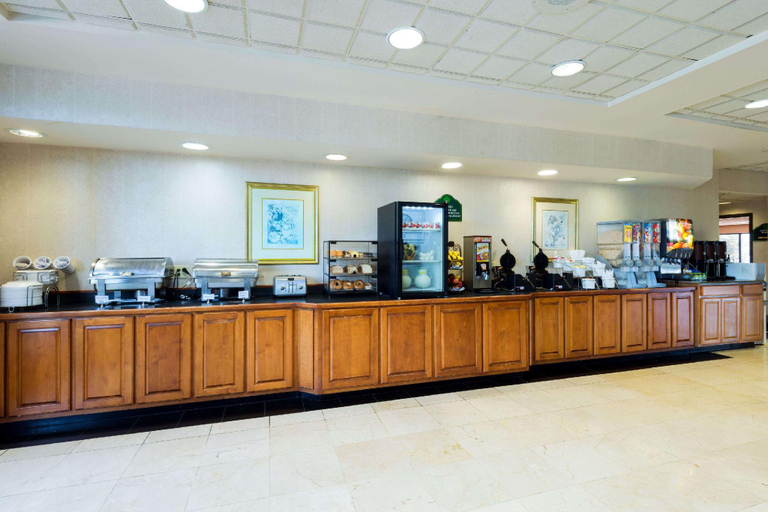 Food & Drinks 5, Wingate By Wyndham Montgomery, Montgomery