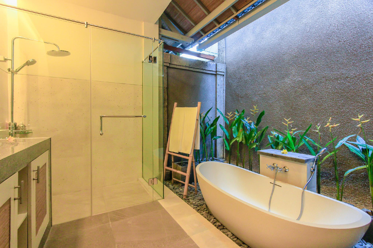 Bathroom 4, Villa La Luvier, Badung