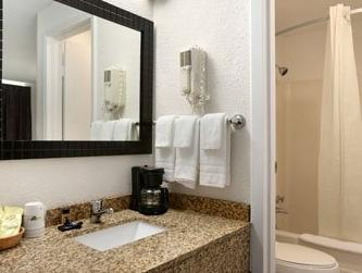 Travelodge by Wyndham Bangor, Penobscot