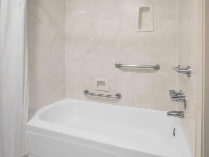 Bathroom 4, Days Inn by Wyndham Ruston LA, Lincoln