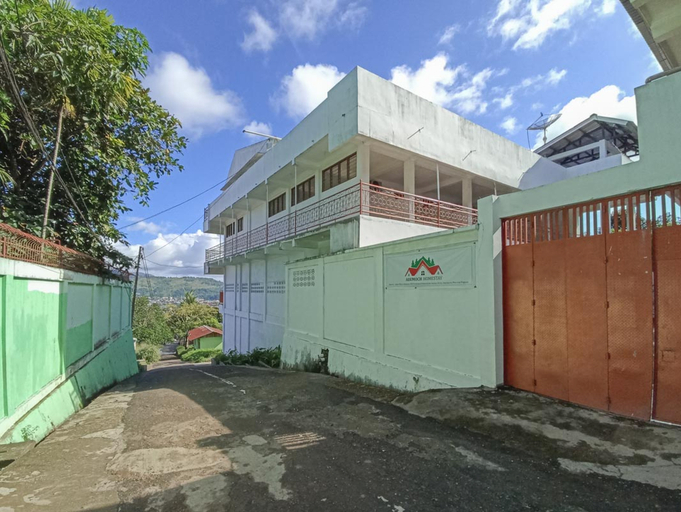 Exterior & Views 2, RedDoorz Syariah @ Abemoch Kampkey, Jayapura