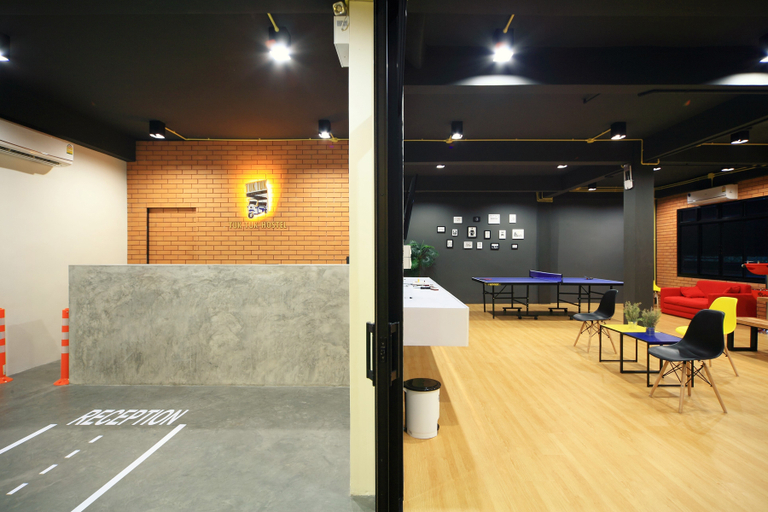 Public Area 2, Tuk Tuk Hostel, Bang Plad