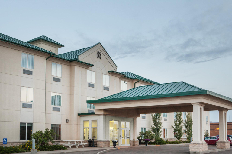Exterior & Views 2, Ramada by Wyndham Estevan, Division No. 1