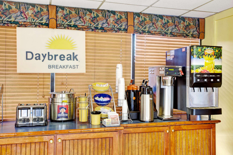 Food & Drinks 5, Rodeway Inn Davenport-Champions Gate, Polk