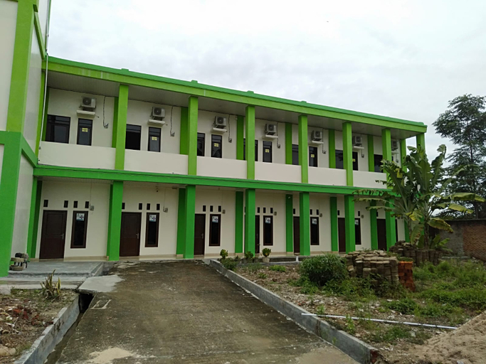 Exterior & Views 2, OYO 90930 Wisma Hana Hani, Lampung Selatan