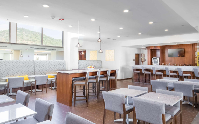 Food & Drinks 5, Hampton Inn & Suites by Hilton Los Cabos, La Paz