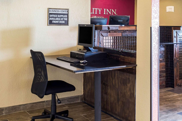 Public Area 2, Quality Inn Lamar, Prowers