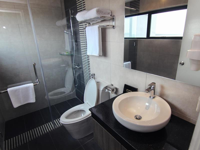 Bathroom 4, Nexus Regency Suites Hotel Subang Jaya, Shah Alam