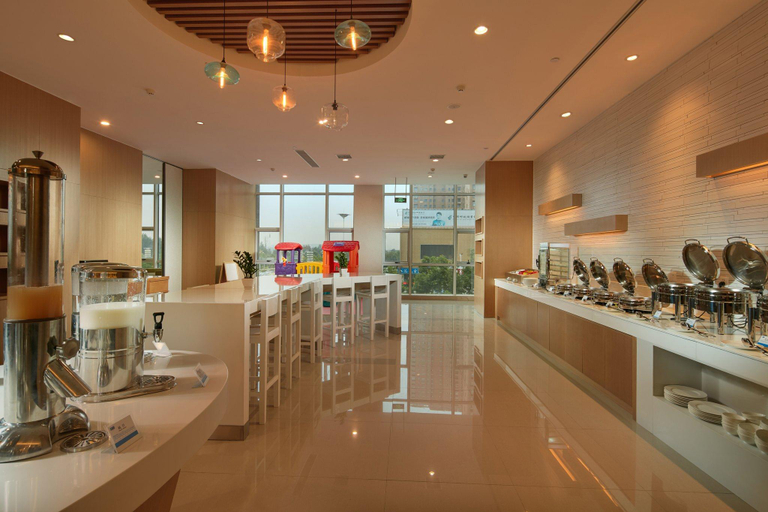 Food & Drinks 4, Holiday Inn Express Luoyang Yichuan By IHG, Luoyang