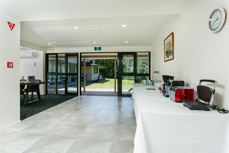 Public Area 3, Albany Oak Motel, Waitakere
