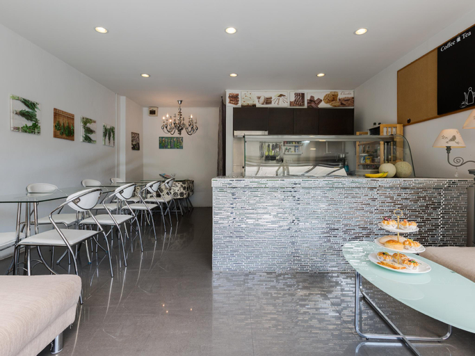 Food & Drinks 5, Marigold Ramkhamhaeng Boutique Apartment, Bang Kapi