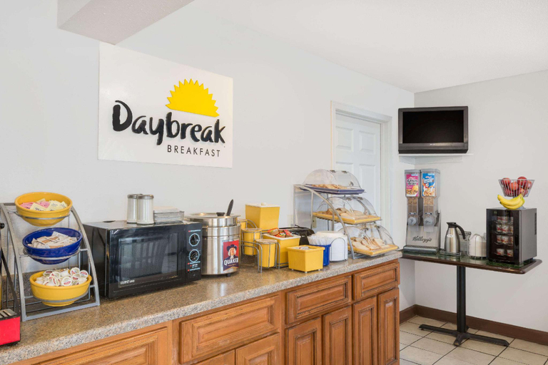 Food & Drinks 5, Days Inn by Wyndham Mt. Sterling, Montgomery