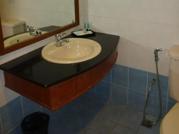 Bathroom 4, Seafest Hotel Semporna , Semporna
