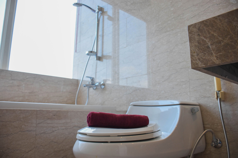 Bedroom 5, Spacious and Elegant 3BR at Menteng Park Apartment By Travelio, Central Jakarta