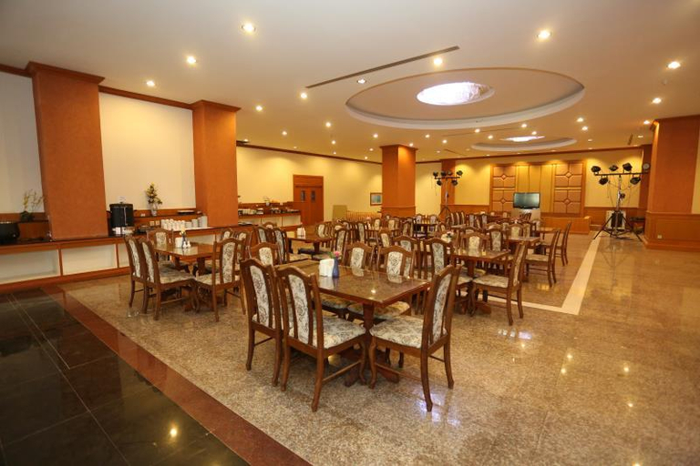 Food & Drinks 5, Arawan Riverside Hotel, Pakxe