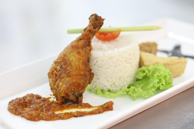 Food & Drinks 5, Zest Hotel Jemursari, Surabaya