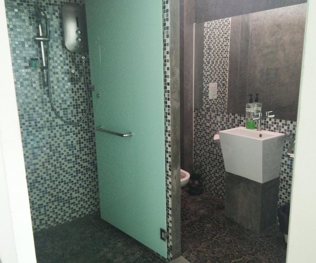 Bathroom 3, Wesberly Apartments, Kuching