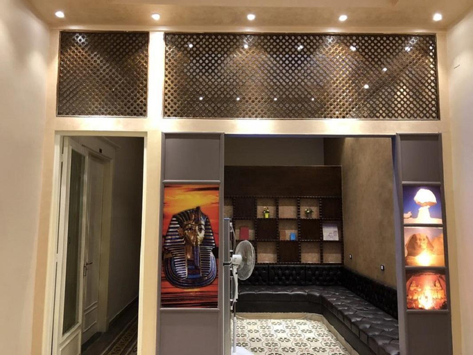 Others 5, Nour Hostel, Qasr an-Nil