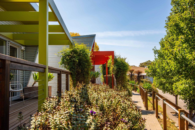 Exterior & Views