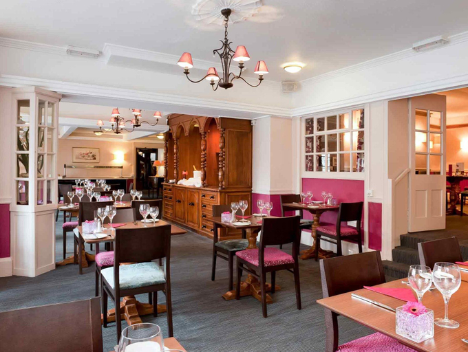 Food & Drinks 5, White Horse Hotel, Surrey