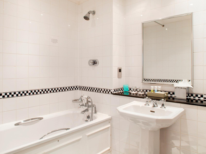 Bathroom 4, White Horse Hotel, Surrey
