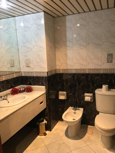 Bedroom 5, Bahrain Carlton, Manama