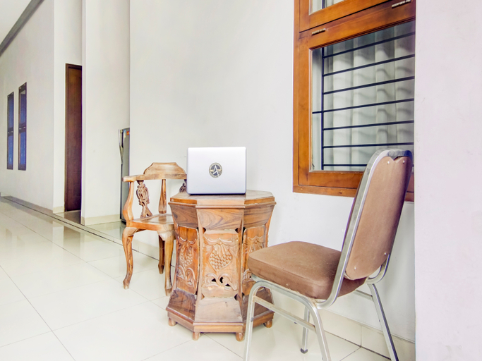 Public Area 3, OYO Life 90085 Meruya Place, Jakarta Barat