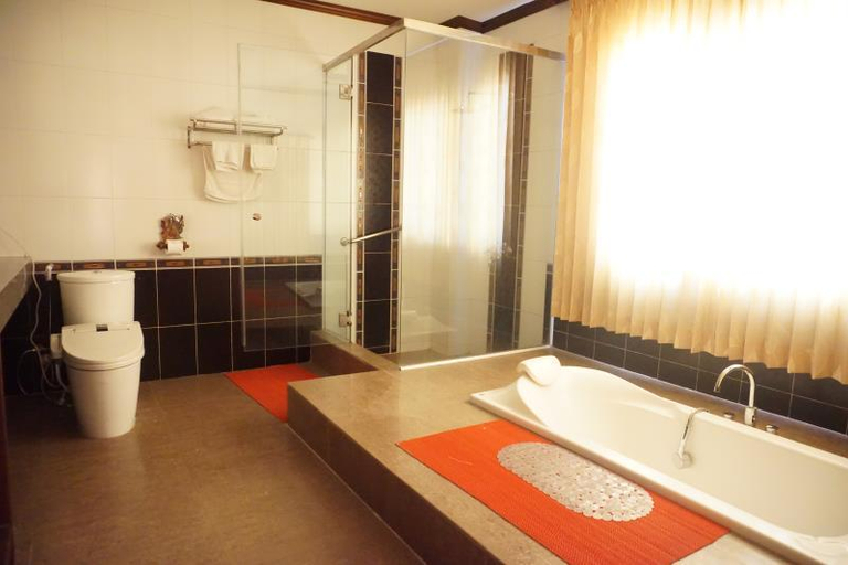 Bathroom 4, Sengtawan Riverside Hotel, Vientiane