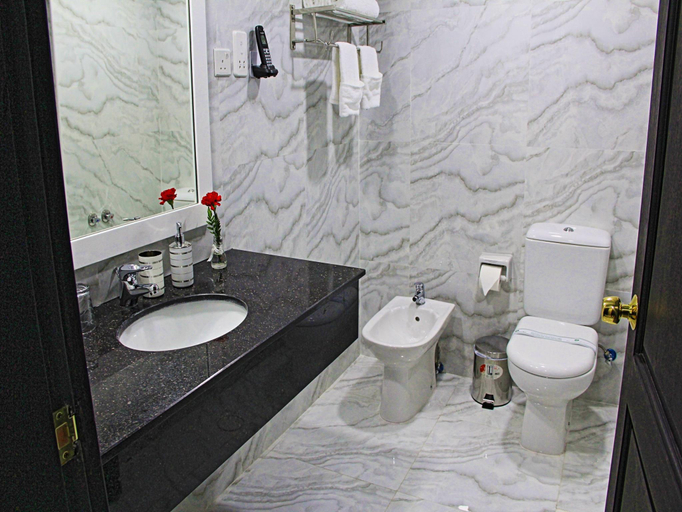Bathroom 5, Bahrain International Hotel, Manama