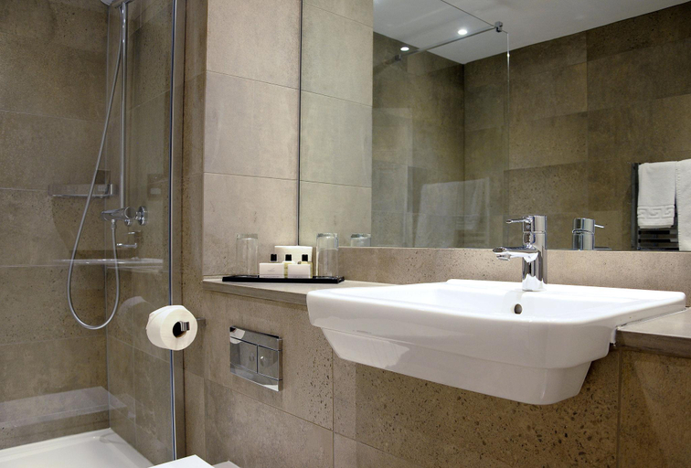 Bathroom 4, The Wrightington Hotel, Wigan