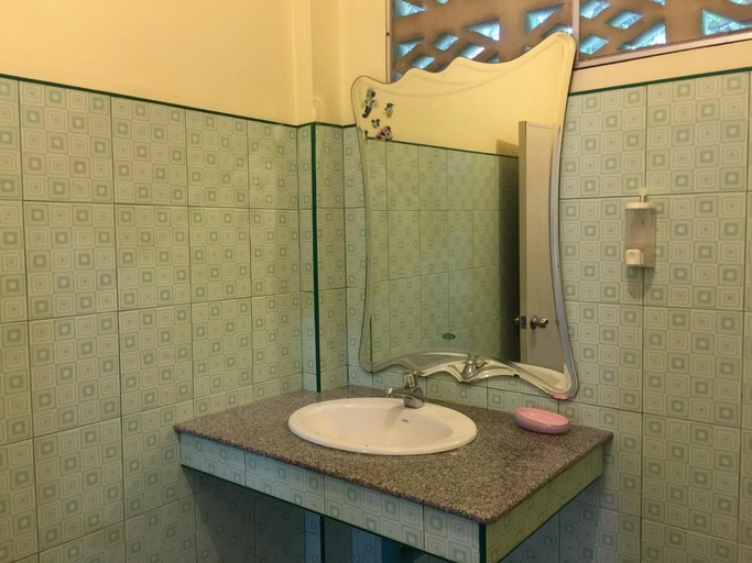 Bathroom 3, Sandee Bungalows, Ko Phangan