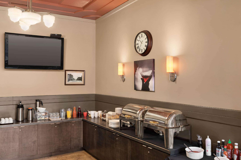 Food & Drinks 4, The Plaza Hotel Downtown, Trademark Collection by Wyndham, Thompson-Nicola