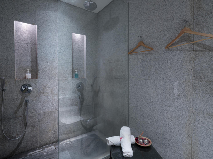 Bathroom 5, METT Singapore, Singapore