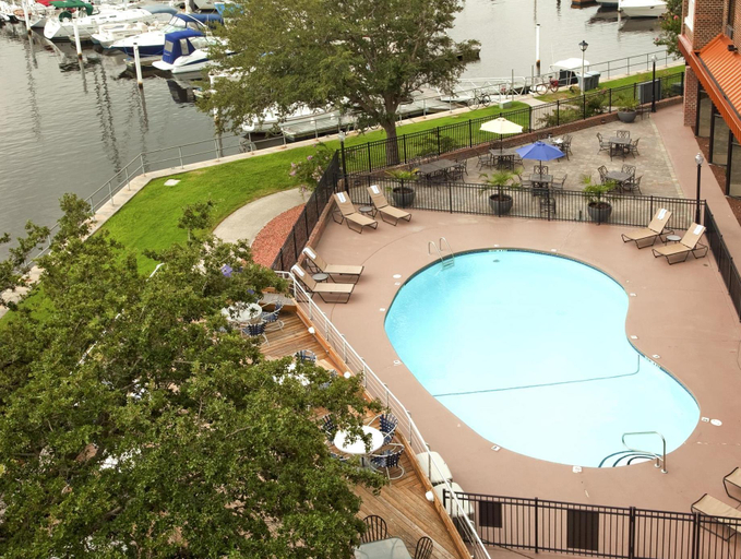 Sport & Beauty 3, DoubleTree by Hilton New Bern Riverfront, Craven
