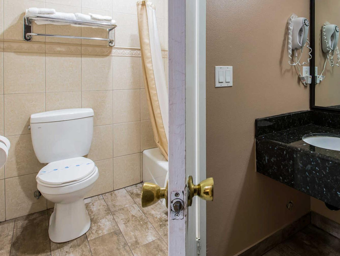 Bathroom 5, Rodeway Inn Cypress, Orange