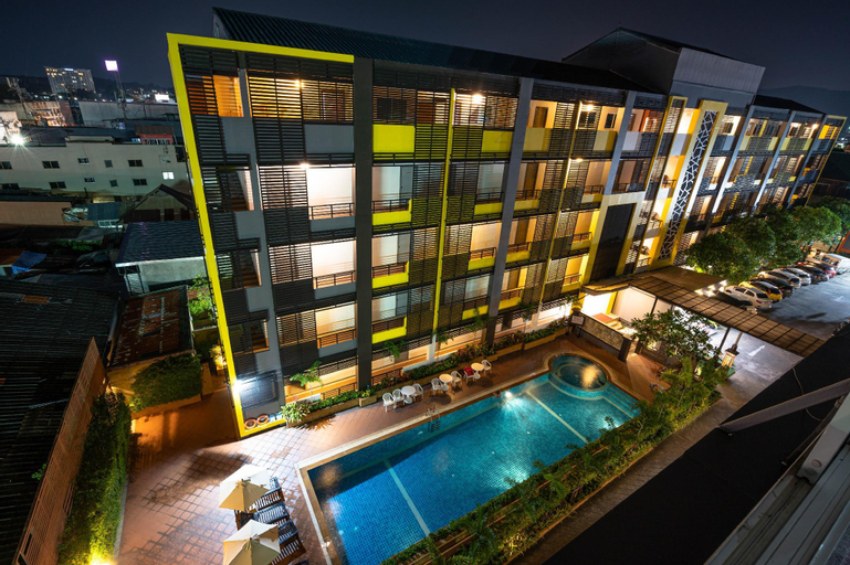 Exterior & Views 29