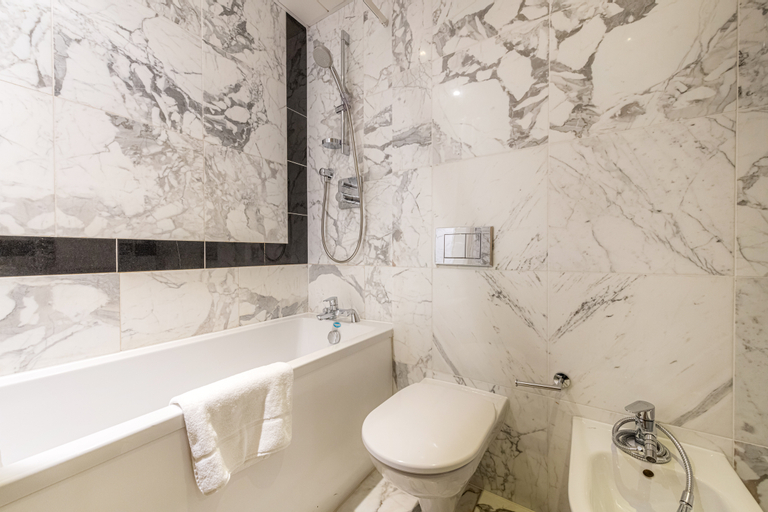 Bathroom 4