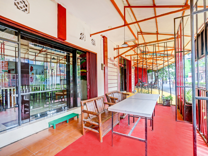 Food & Drinks, OYO 90553 Arteri Guest House, Semarang